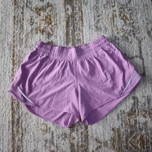 Lululemon Hotty Hot Low-rise Short 2.5"